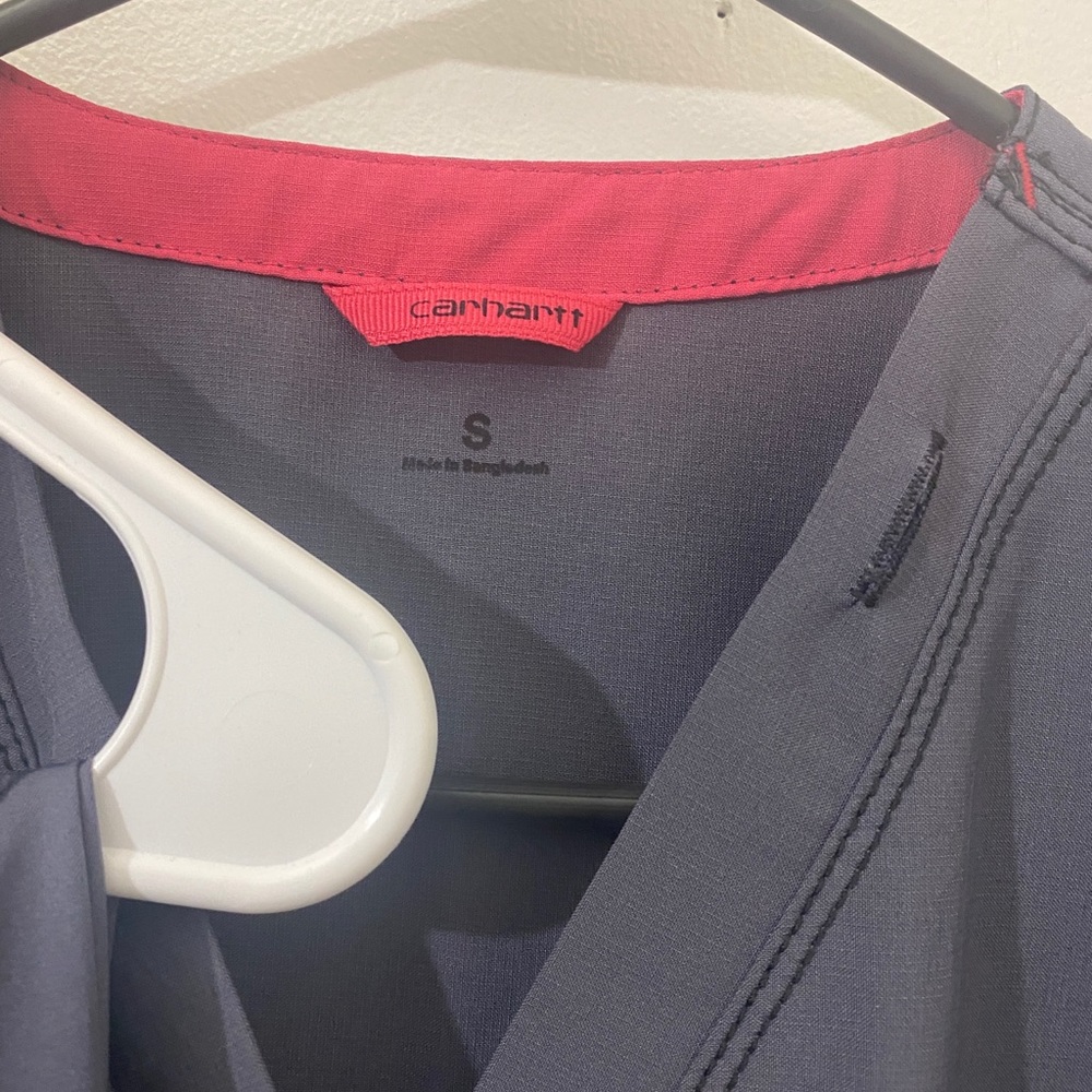 Women’s grey carhartt scrub set